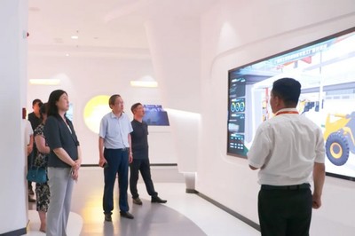 山東省商務(wù)廳副廳長王紅一行蒞臨捷瑞數(shù)字開展調(diào)研工作